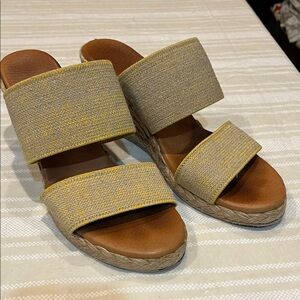 Andre Assous Nori Wedge Espadrille Sandals size 40 women’s (10/10.5 US)
